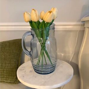 Elegant Glass Vase with Yellow Tulips